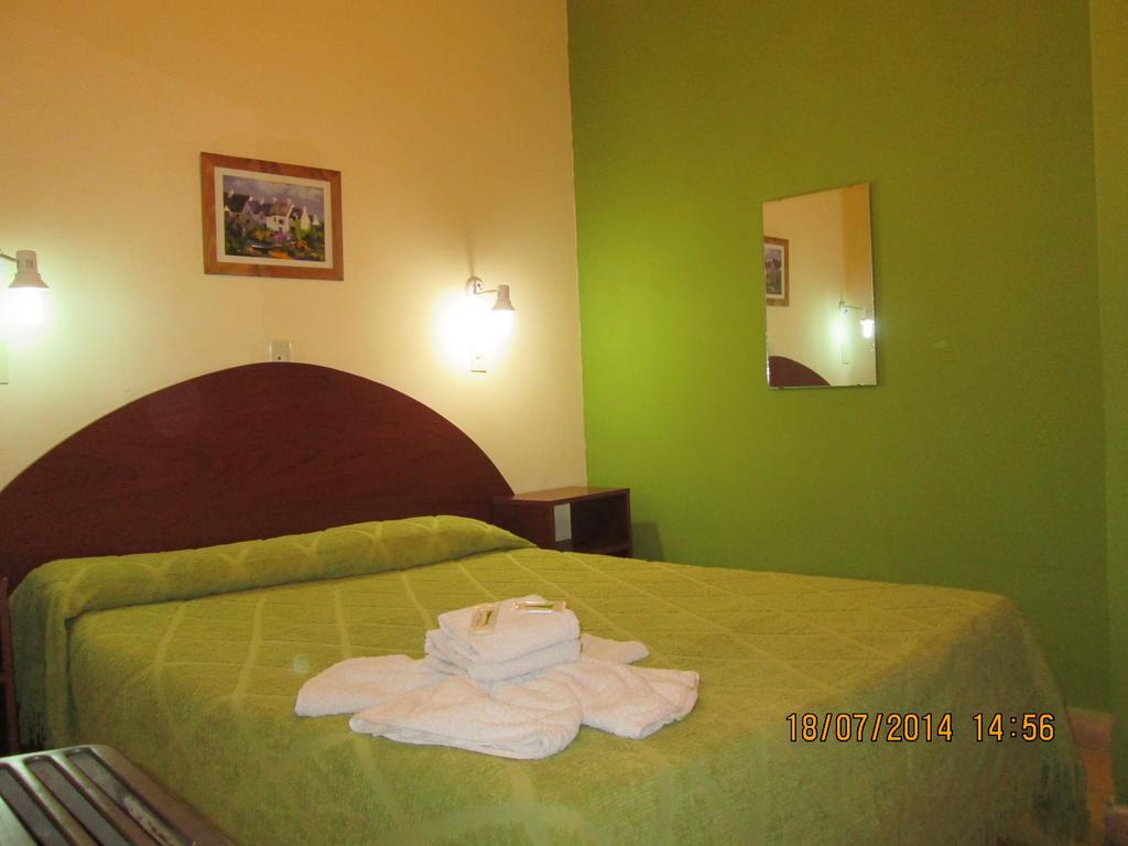 Nuevo Hotel Belgrano 산니콜라스데로스아로요스 외부 사진