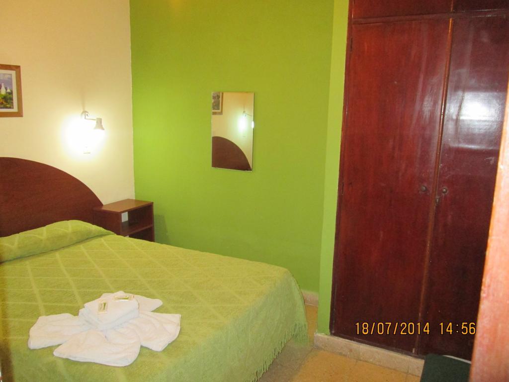 Nuevo Hotel Belgrano 산니콜라스데로스아로요스 외부 사진