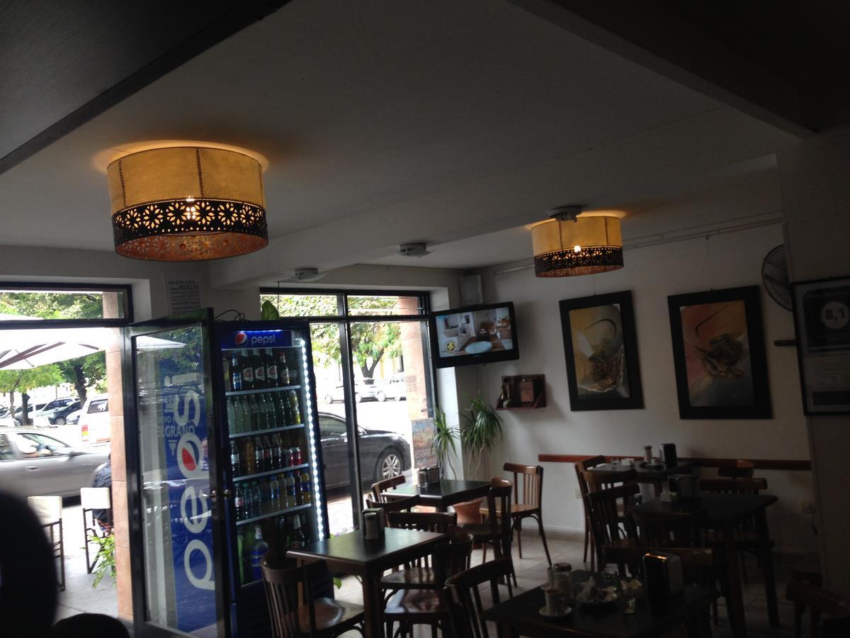 Nuevo Hotel Belgrano 산니콜라스데로스아로요스 외부 사진